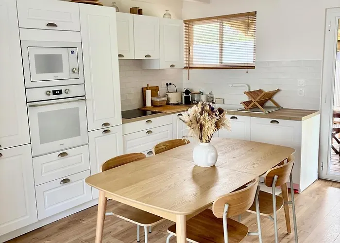 Semesterbostad Nana Blou *